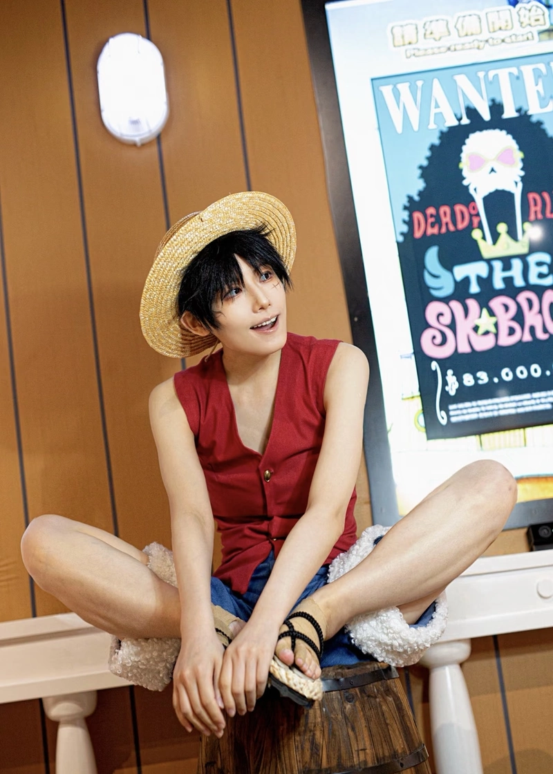 Ảnh Luffy cosplay thần thái lạc quan đầy tích cực