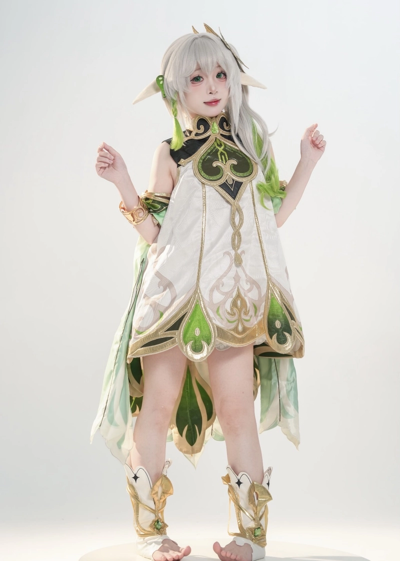 Ảnh Nahida cosplay ánh mắt long lanh gợi cảm giác yên bình