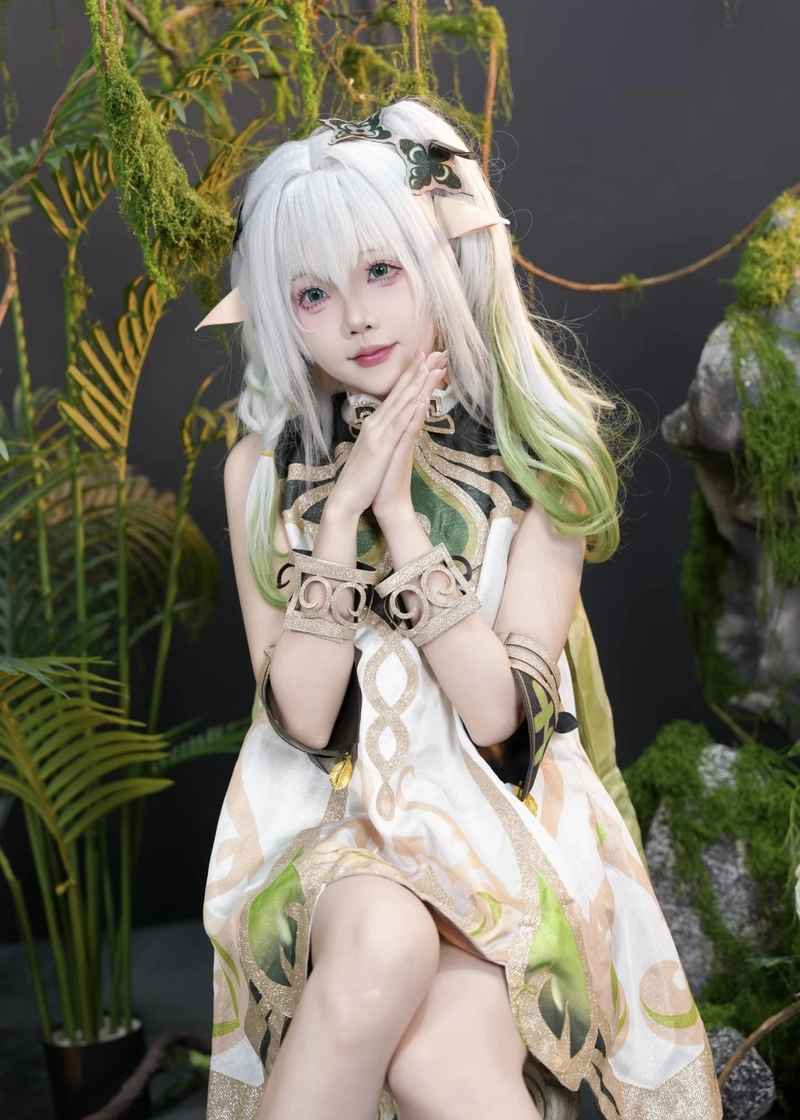 Ảnh Nahida cosplay ánh nhìn mềm mại đầy cảm xúc