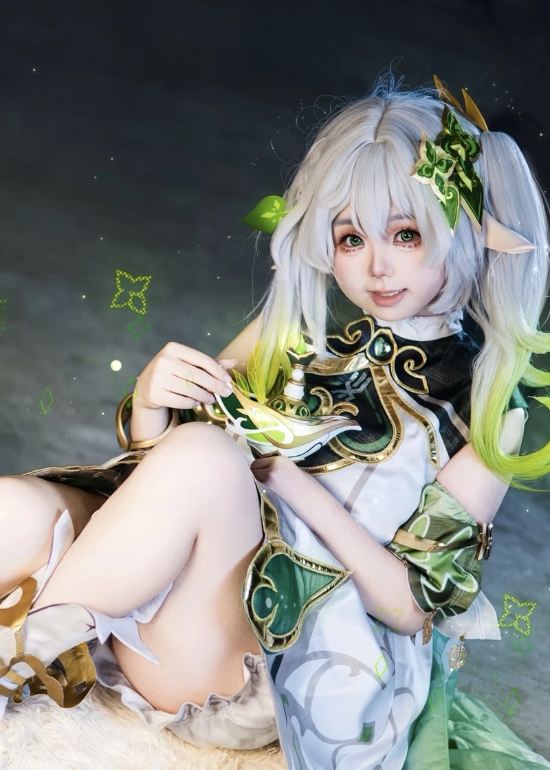 Ảnh Nahida cosplay mang cảm giác dịu dàng đầy cuốn hút