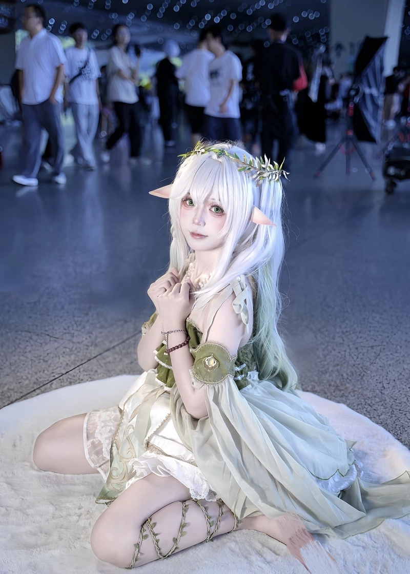 Ảnh Nahida cosplay nữ thần thái trong sáng đầy sức hút