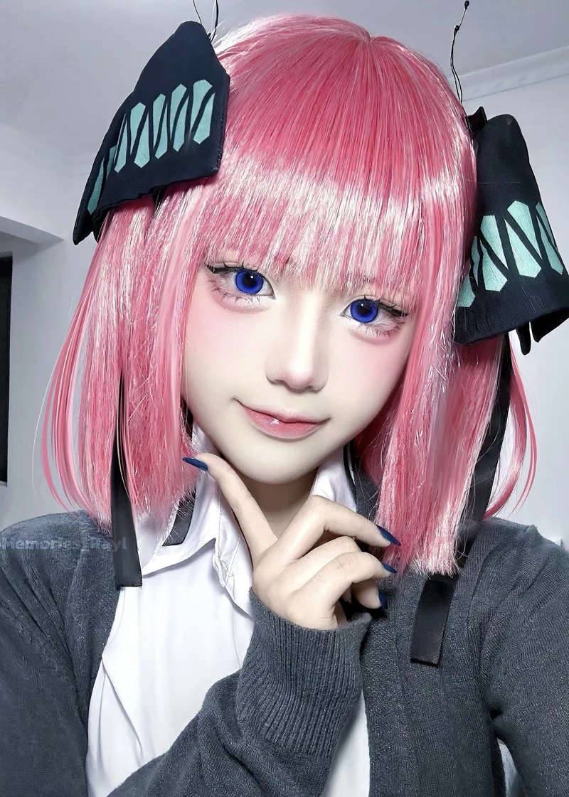 Ảnh Nino Nakano cosplay thần thái tự tin đầy sức hút
