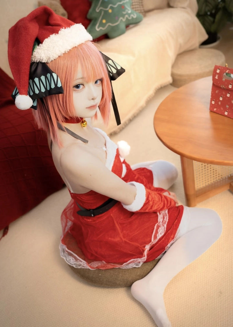 Ảnh Nino Nakano cosplay vẻ đẹp xinh xắn đầy cuốn hút
