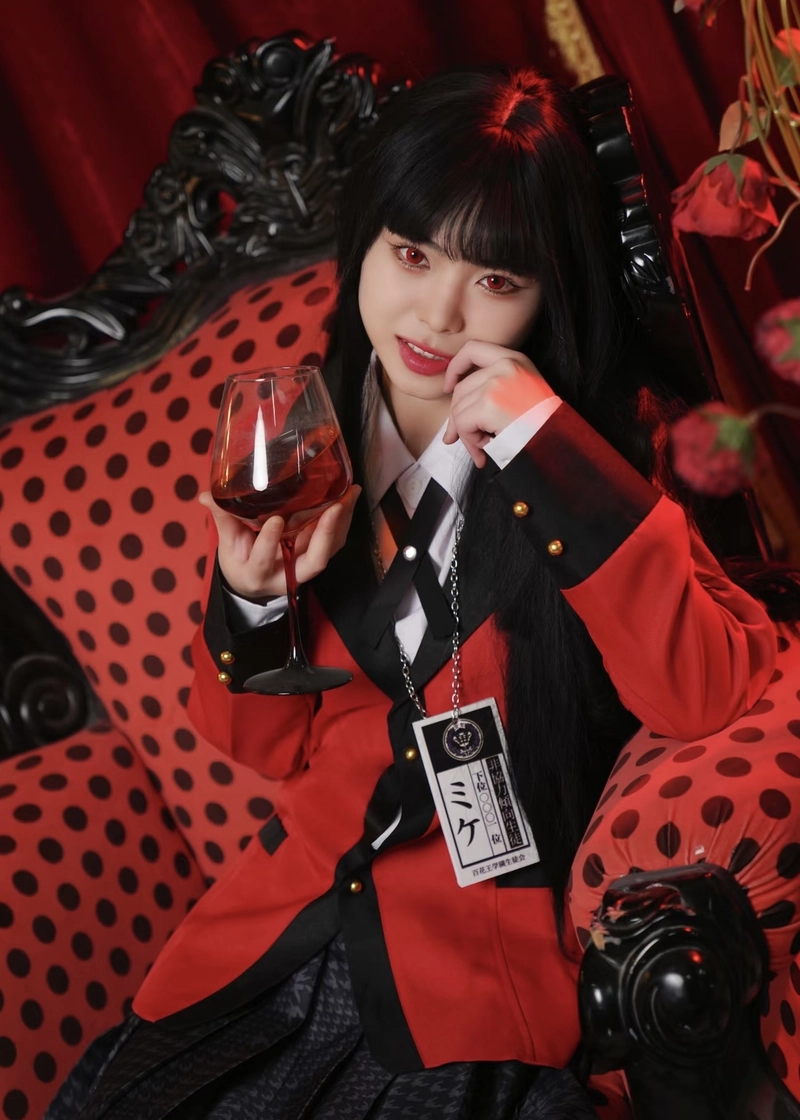 Ảnh Yumeko cosplay thần thái sang chảnh cuốn hút