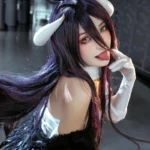 Ảnh albedo cosplay cùng đôi cánh đen đặc trưng đẹp mắt