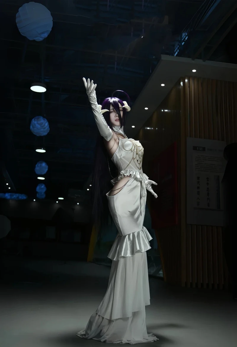 Ảnh cosplay Albedo với tạo hình thủ hộ Nazarick đẹp mắt