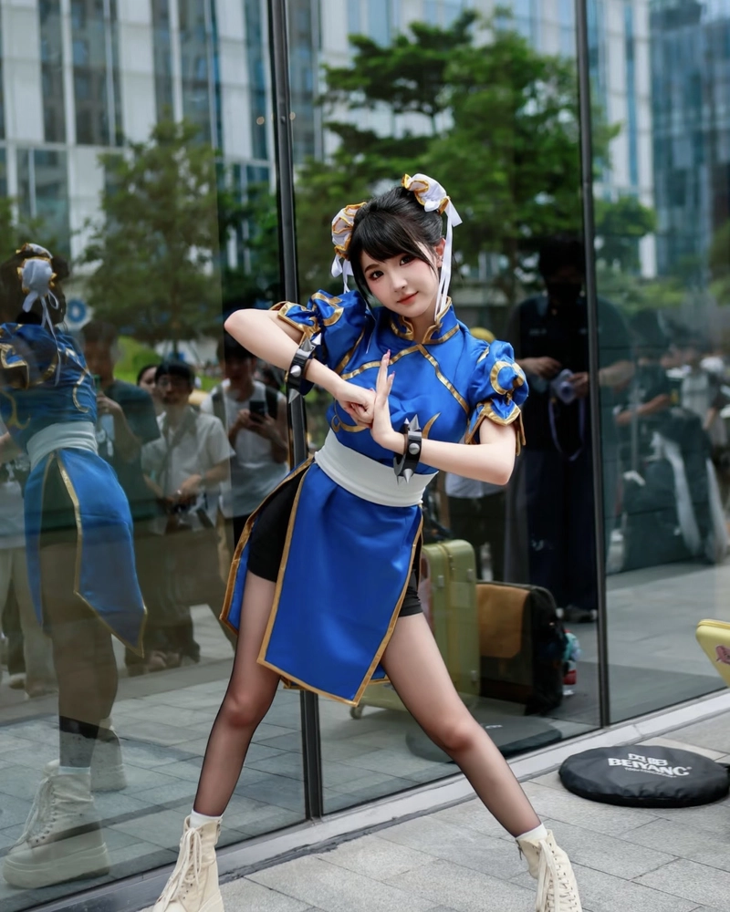 Ảnh cosplay Chun Li phong cách võ sĩ mạnh mẽ cuốn hút
