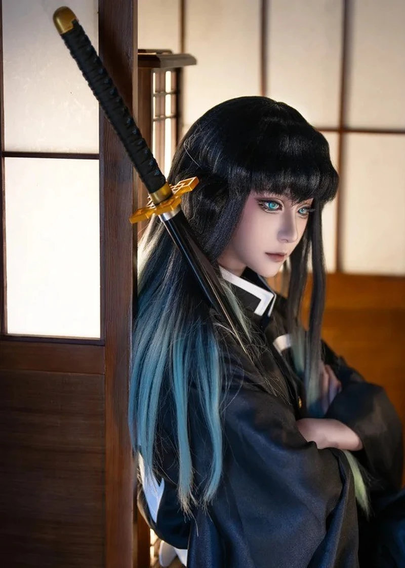 Ảnh cosplay Muichiro với phong cách anime sắc nét