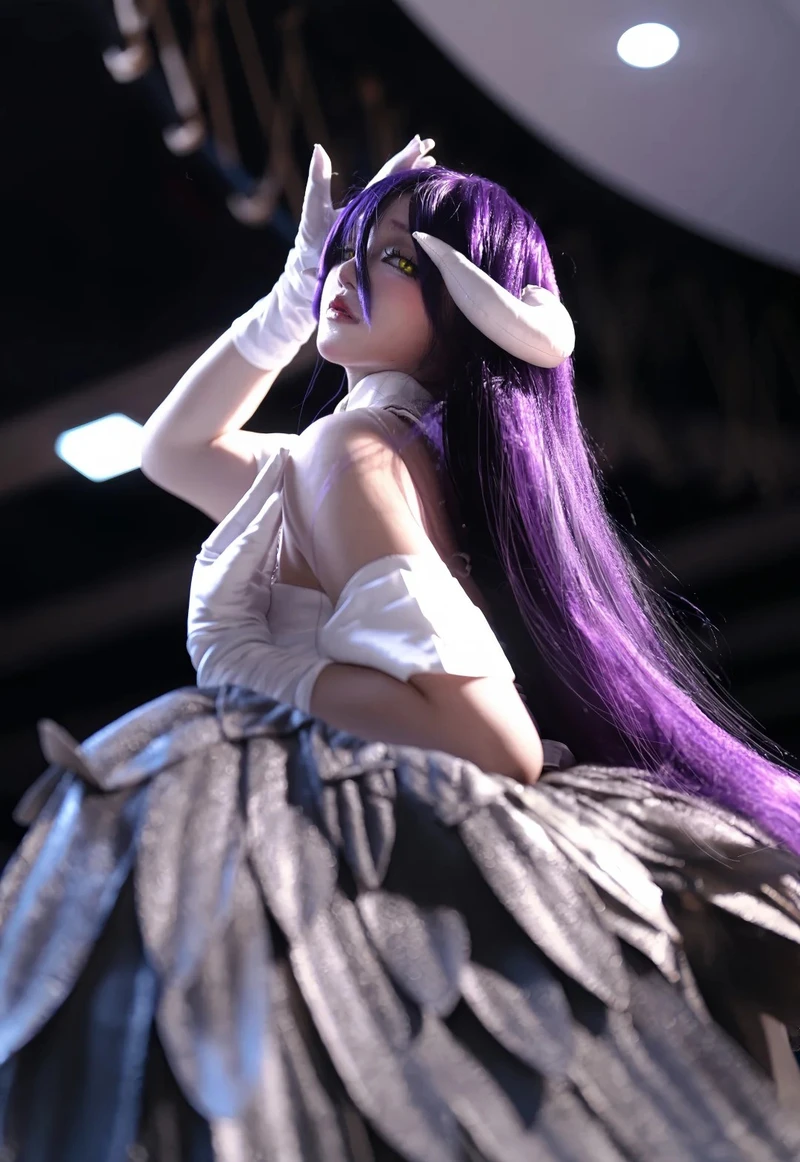 Ảnh cosplay ngoài đời dành cho fan albedo cosplay
