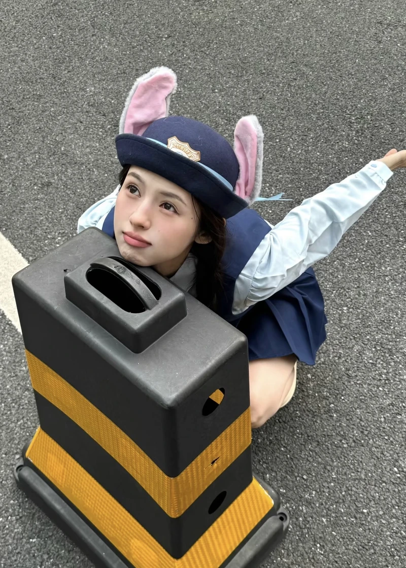 Ảnh gái xinh cosplay thỏ biểu cảm tinh nghịch đáng yêu
