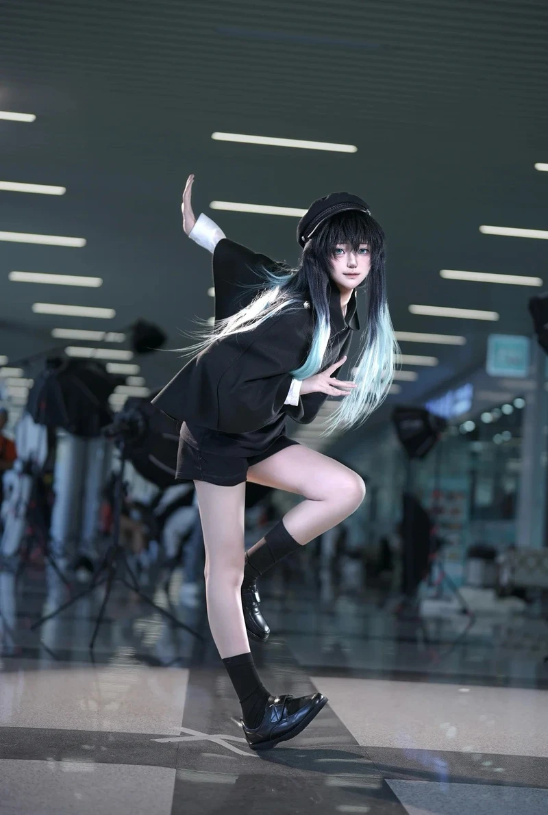 Ảnh muichiro cosplay tái hiện nhân vật Kimetsu no Yaiba
