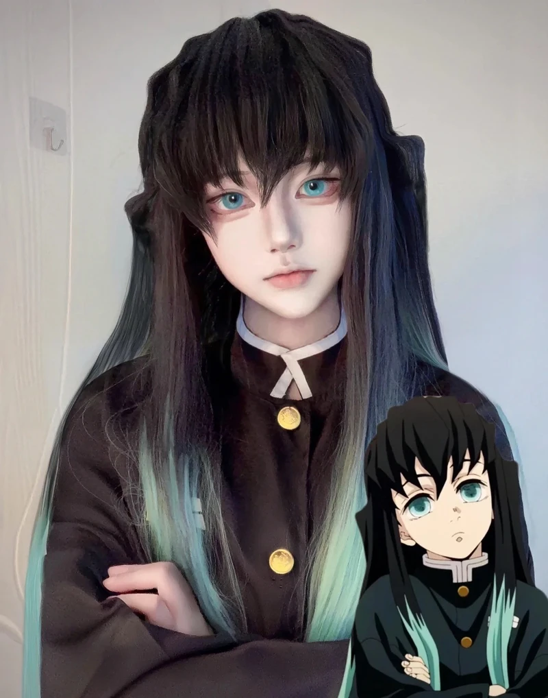 Ảnh muichiro cosplay với trang phục Sát Quỷ Đội nổi bật