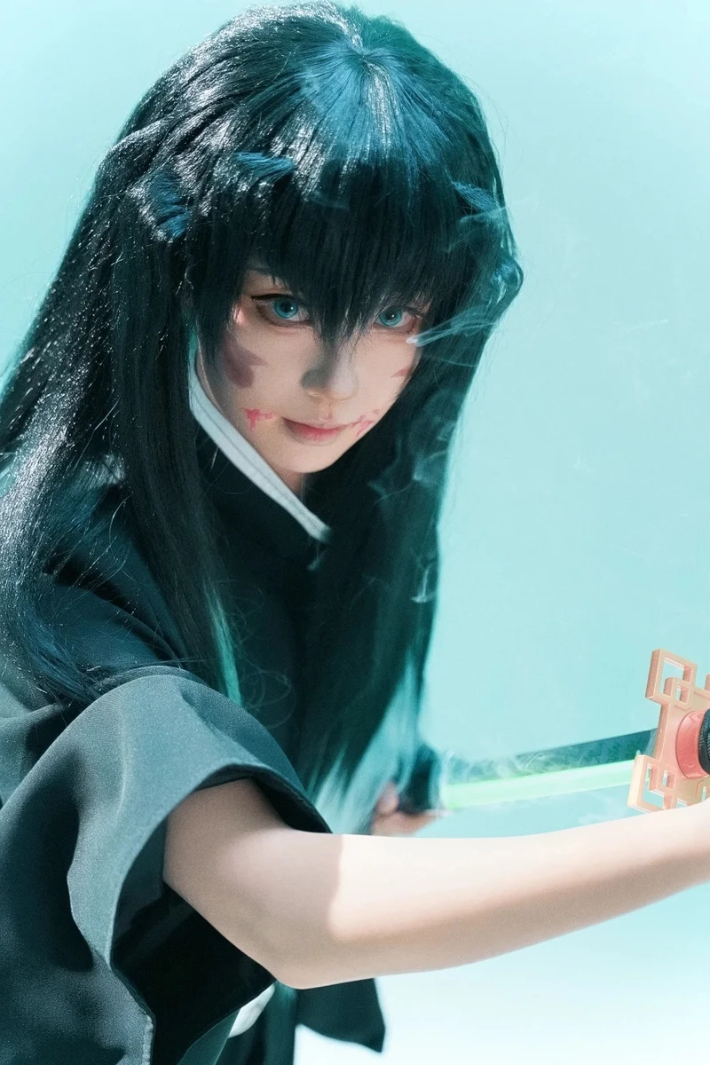 Bộ đồng phục diệt quỷ nổi bật trong muichiro cosplay