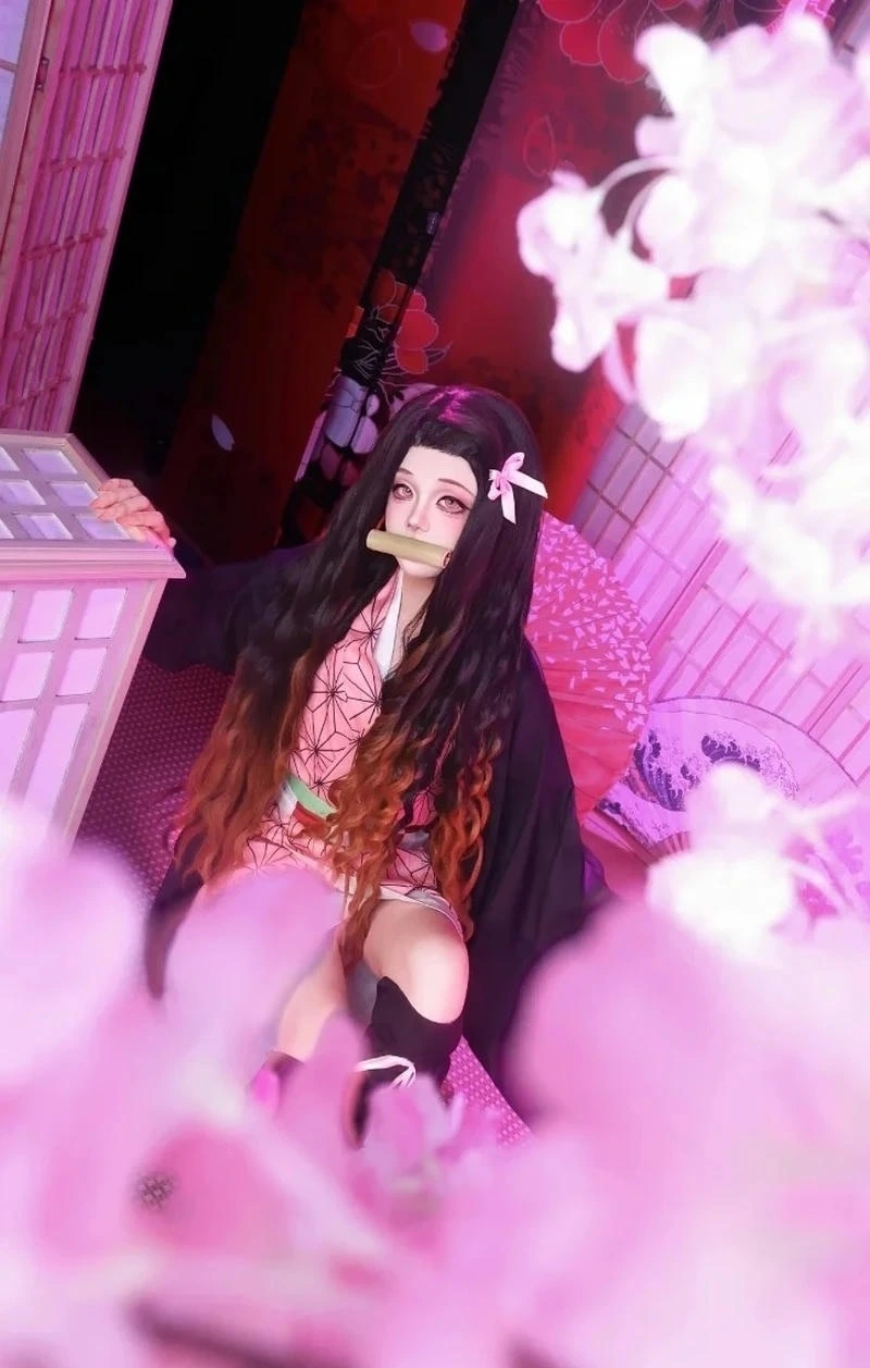 Bộ kimono của cosplayer Nezuko nhìn rất giống trong anime