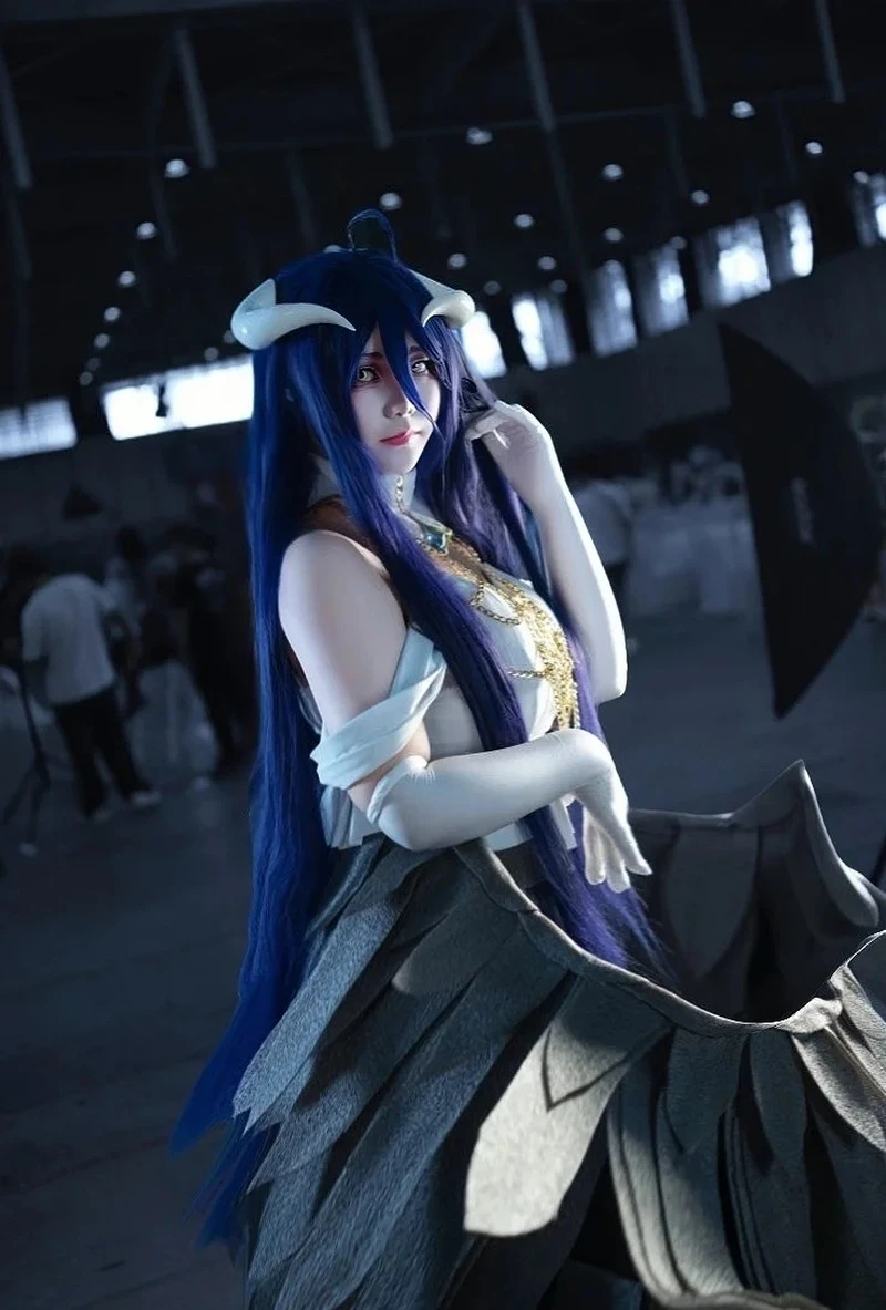 Chiêm ngưỡng tạo hình Overlord qua albedo cosplay