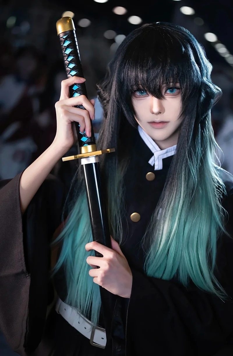 Coser tái hiện Hà Trụ ấn tượng qua muichiro cosplay