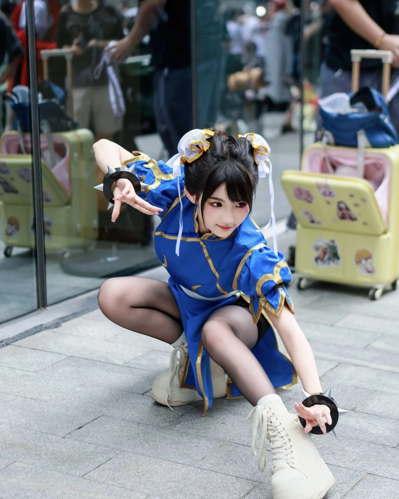 Cosplay Chun Li ánh nhìn sắc sảo đầy tự tin