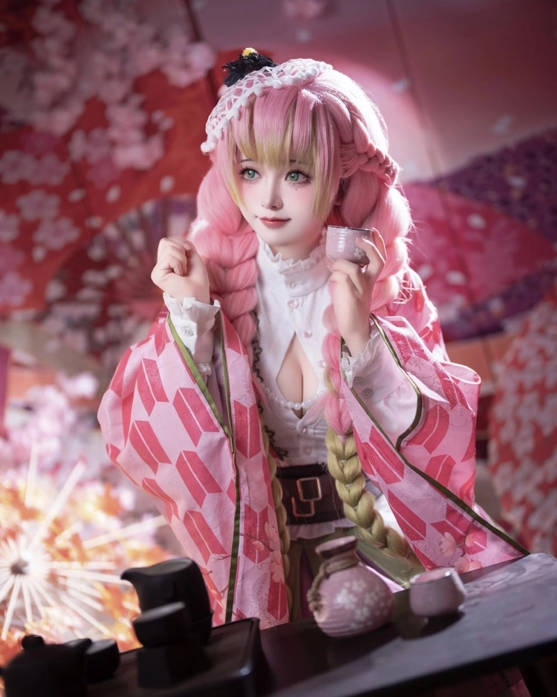 Cosplay Luyến Trụ nữ tạo hình anime sinh động đầy cuốn hút