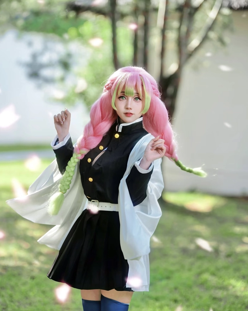 Cosplay Luyến Trụ nữ tạo hình độc đáo đầy cuốn hút