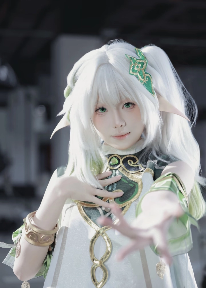 Cosplay Nahida nữ thần thái ngọt ngào đầy sức hút