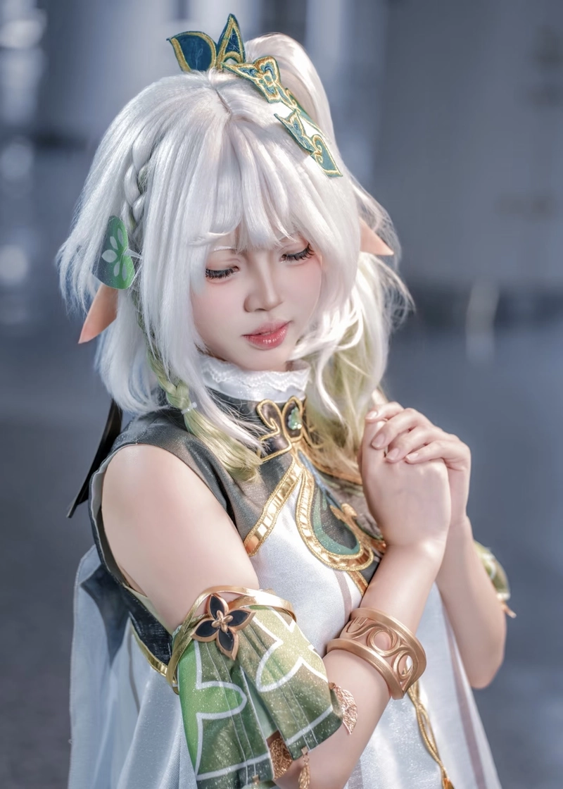 Cosplay Nahida xinh xắn phong thái dịu dàng cuốn hút