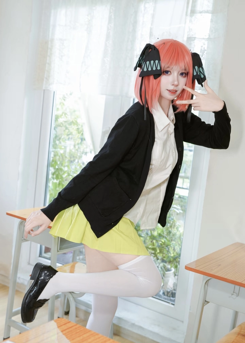 Cosplay Nino Nakano biểu cảm đáng yêu pha nét kiêu kỳ