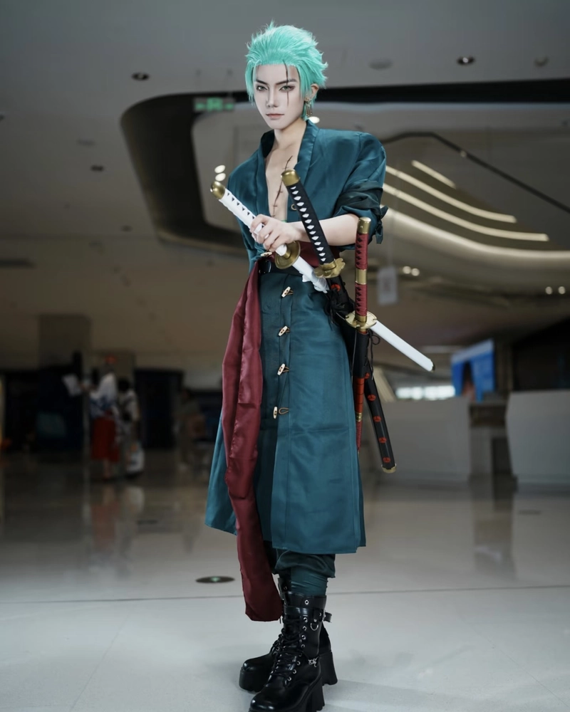 Cosplay Zoro tạo hình hải tặc đầy cá tính riêng