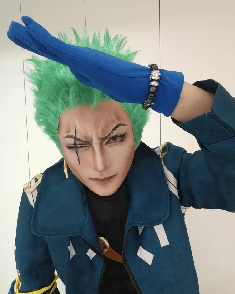 Cosplay Zoro tạo hình mạnh mẽ đầy ấn tượng