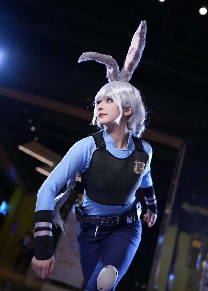 Cosplay thỏ gái xinh phong cách gợi cảm nhẹ nhàng