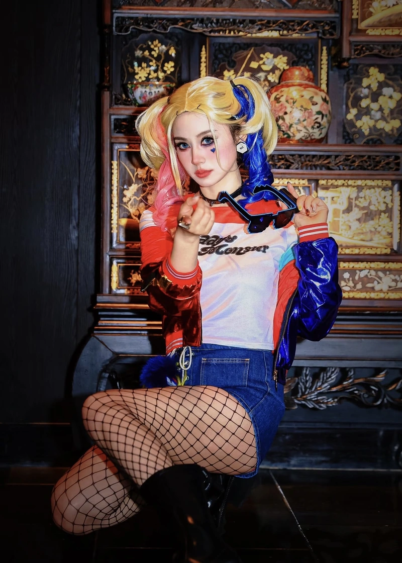 Harley Quinn cosplay vẻ đẹp phá cách thu hút người xem