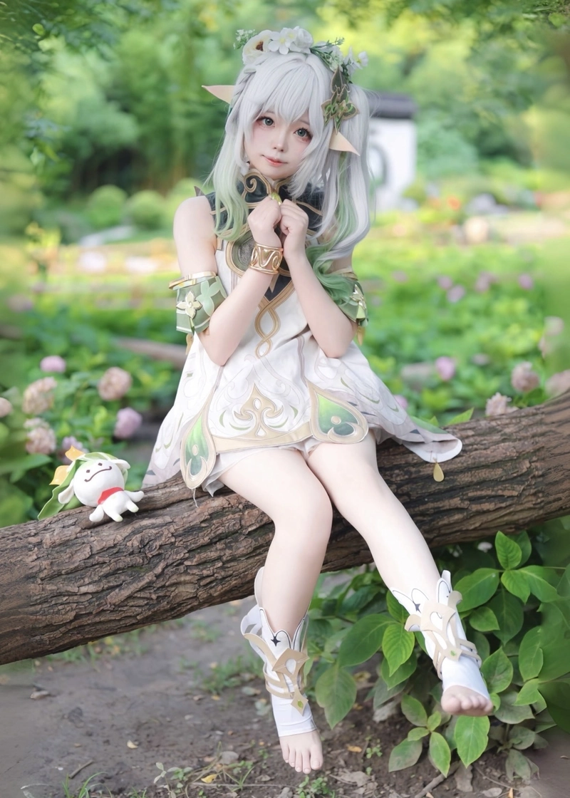 Hình Nahida cosplay mang cảm giác nhẹ nhàng đầy cuốn hút
