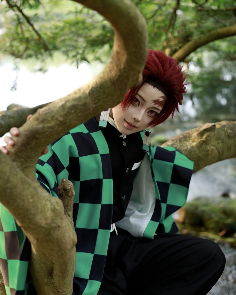 Hình Tanjiro cosplay ánh mắt ấm áp đầy nhân hậu