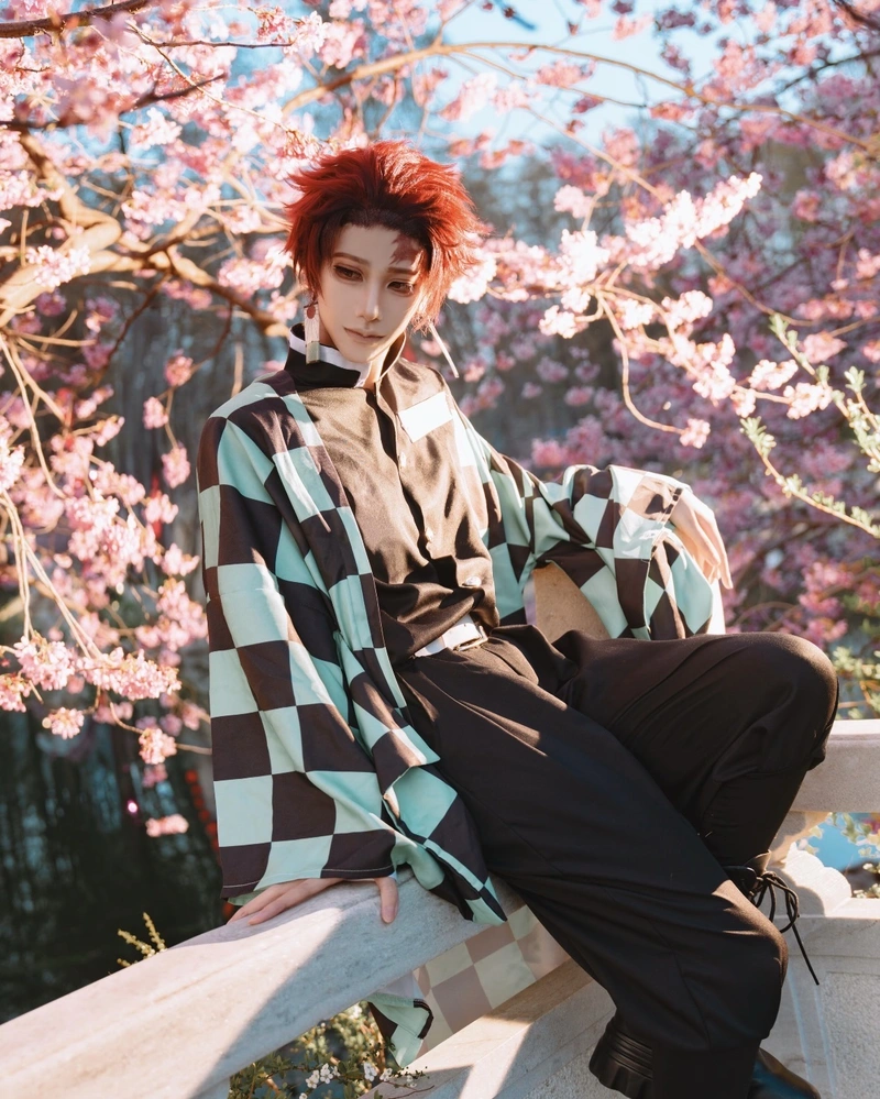 Hình Tanjiro cosplay biểu cảm hiền lành nhưng kiên cường