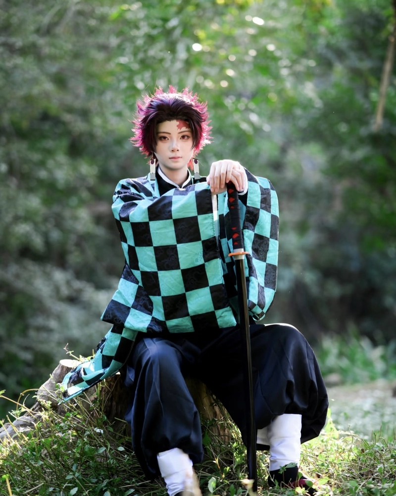 Hình Tanjiro cosplay tạo hình đơn giản nhưng cuốn hút