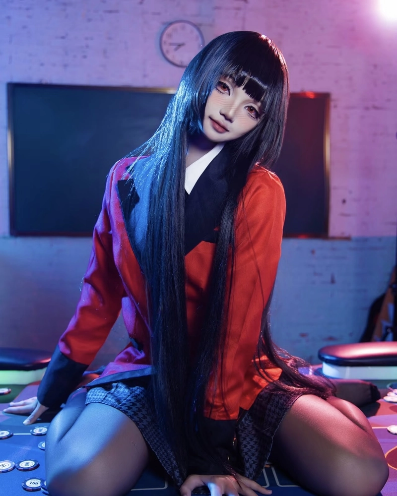 Hình Yumeko cosplay ánh mắt cuốn hút đầy mê hoặc