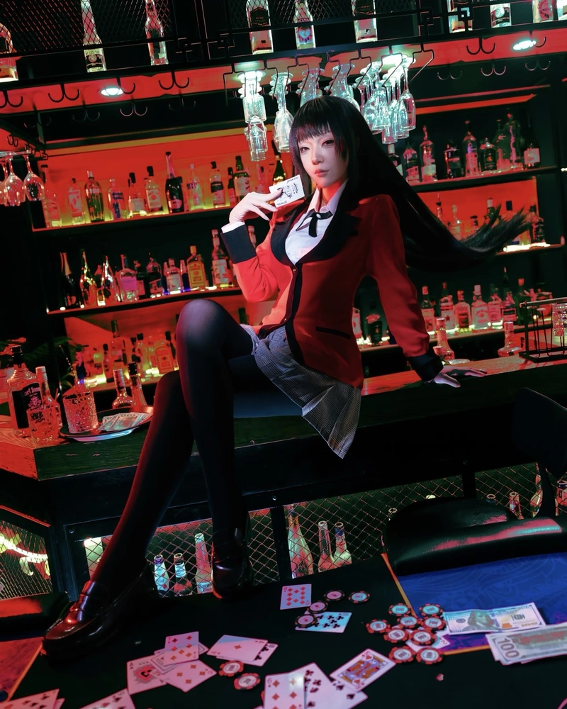 Hình Yumeko cosplay ánh mắt lạnh pha chút mê hoặc