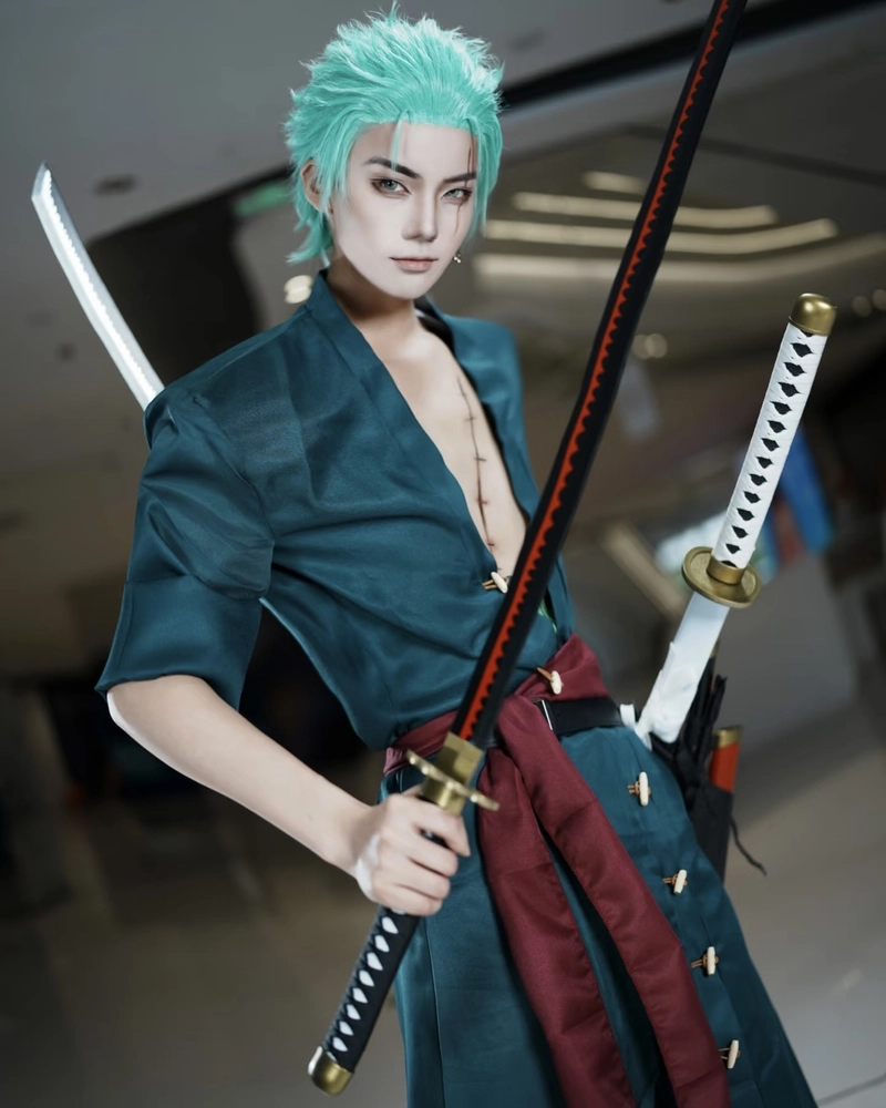 Hình Zoro cosplay ánh nhìn kiên định đầy sức hút