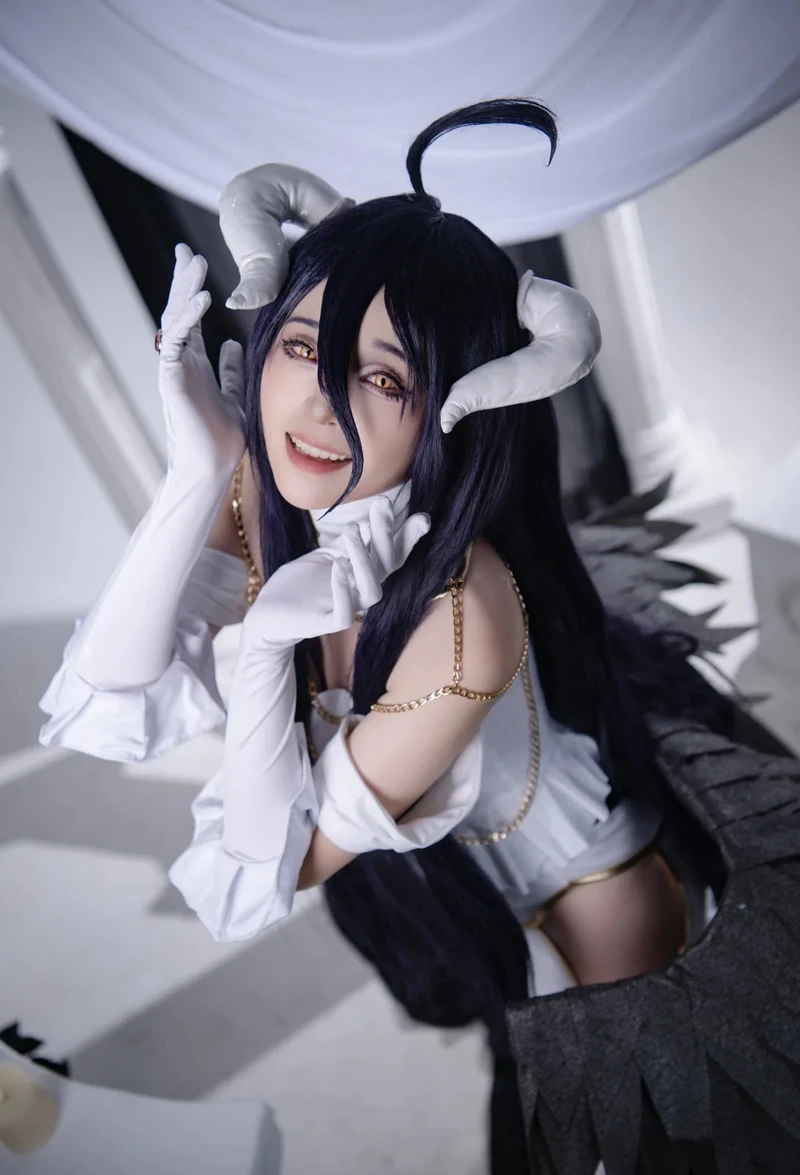 Hình ảnh albedo cosplay tái hiện nhân vật Albedo chuẩn nét