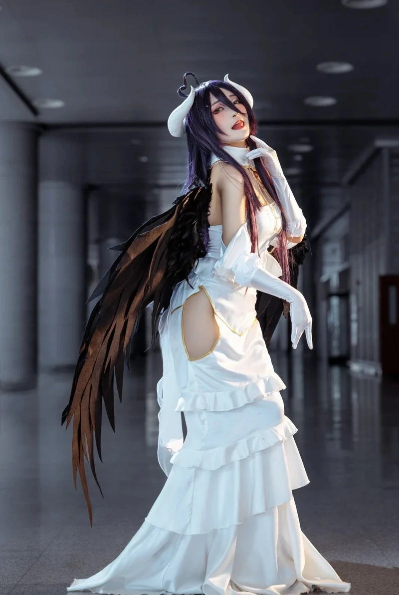 Hình ảnh albedo cosplay trong phong cách nữ thủ hộ Overlord