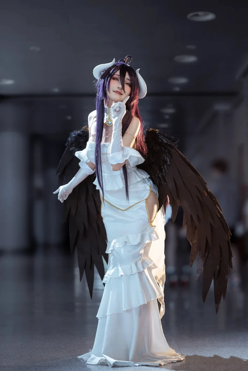 Hình ảnh albedo cosplay với visual anime cực cuốn hút