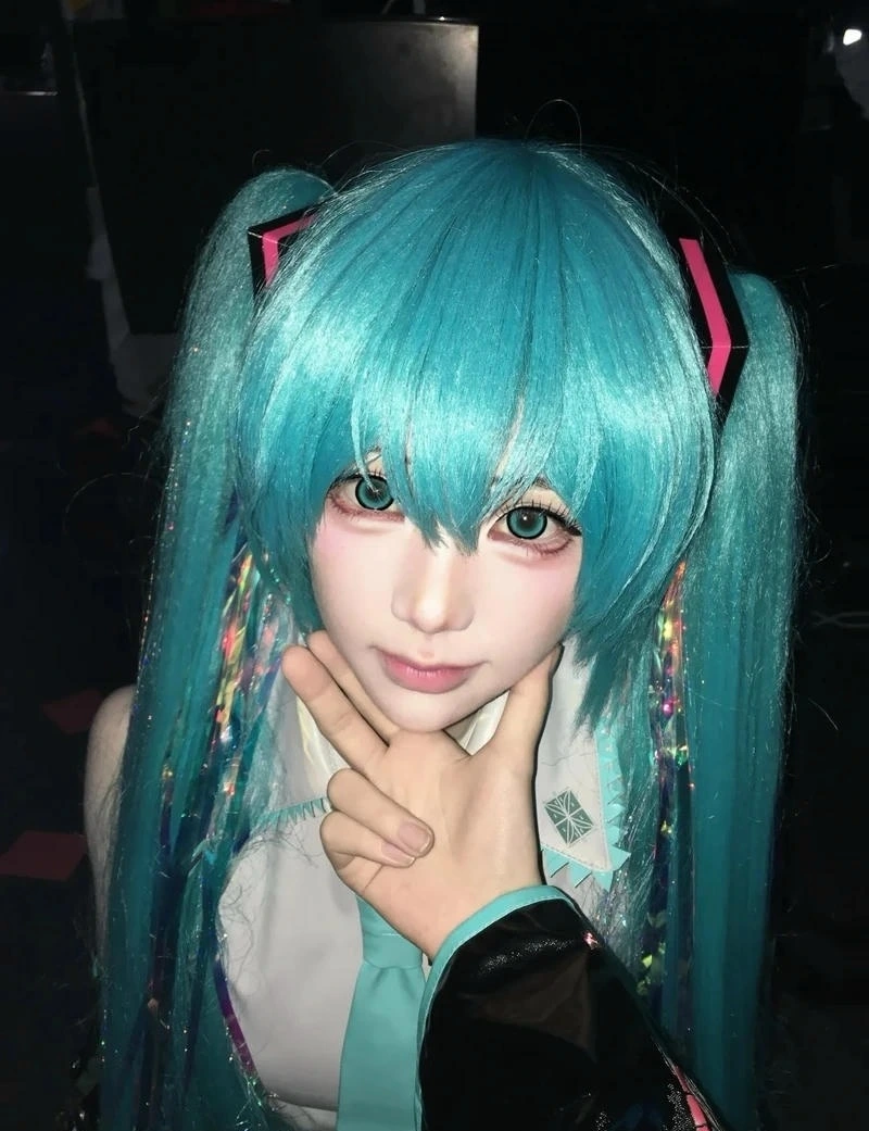 Hình ảnh fan Vocaloid cosplay Miku với tạo hình dễ thương