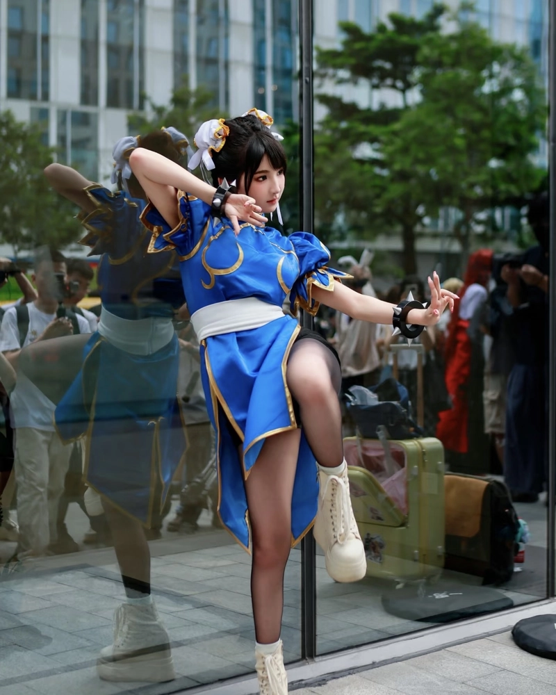 Hình cosplay Chun Li tạo dáng chiến đấu đầy uy lực