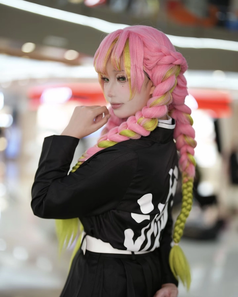 Hình cosplay Luyến Trụ phong cách năng động đầy ấn tượng