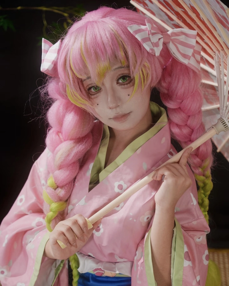 Hình cosplay Luyến Trụ vẻ ngoài đáng yêu đầy cá tính riêng