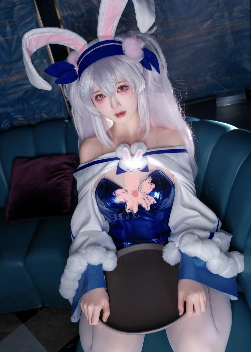 Hình gái xinh cosplay thỏ phong cách dễ thương cuốn hút