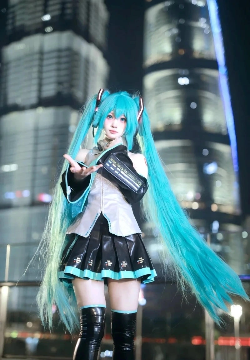 Kiểu makeup anime hợp phong cách cosplay Miku dễ thương