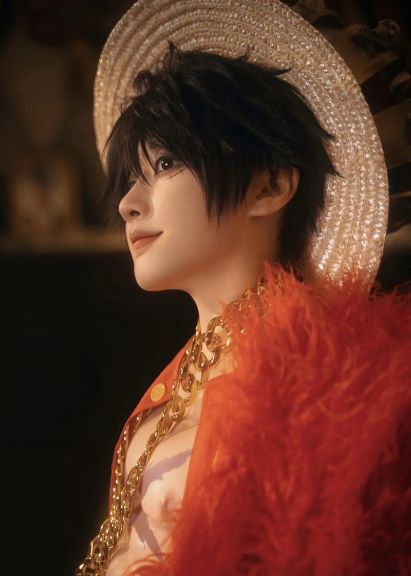 Luffy cosplay thần thái mạnh mẽ đầy năng lượng