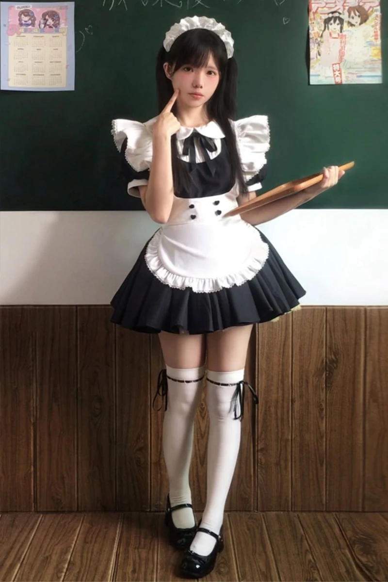 Maid cosplay trong concept hầu gái Nhật Bản đẹp mắt