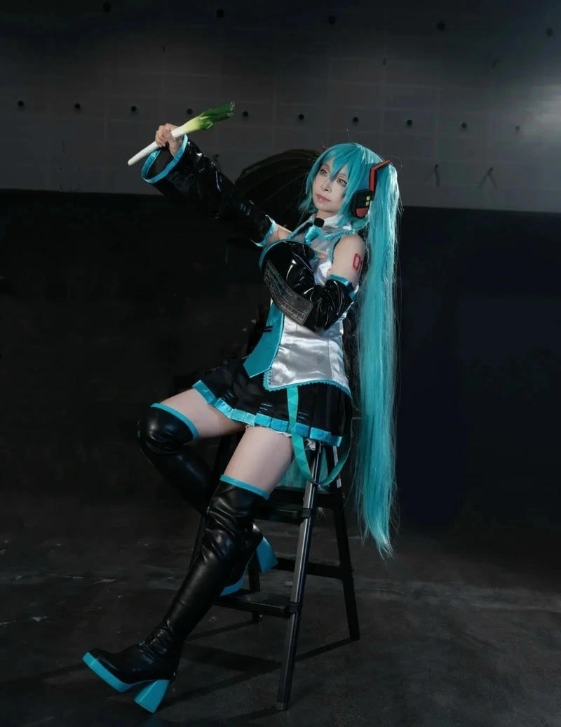 Miku cosplay với váy idol anime phong cách Nhật Bản đẹp