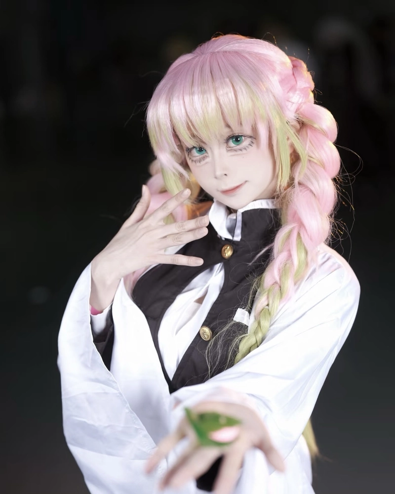 Người cosplay Luyến Trụ thần thái nổi bật phong cách riêng